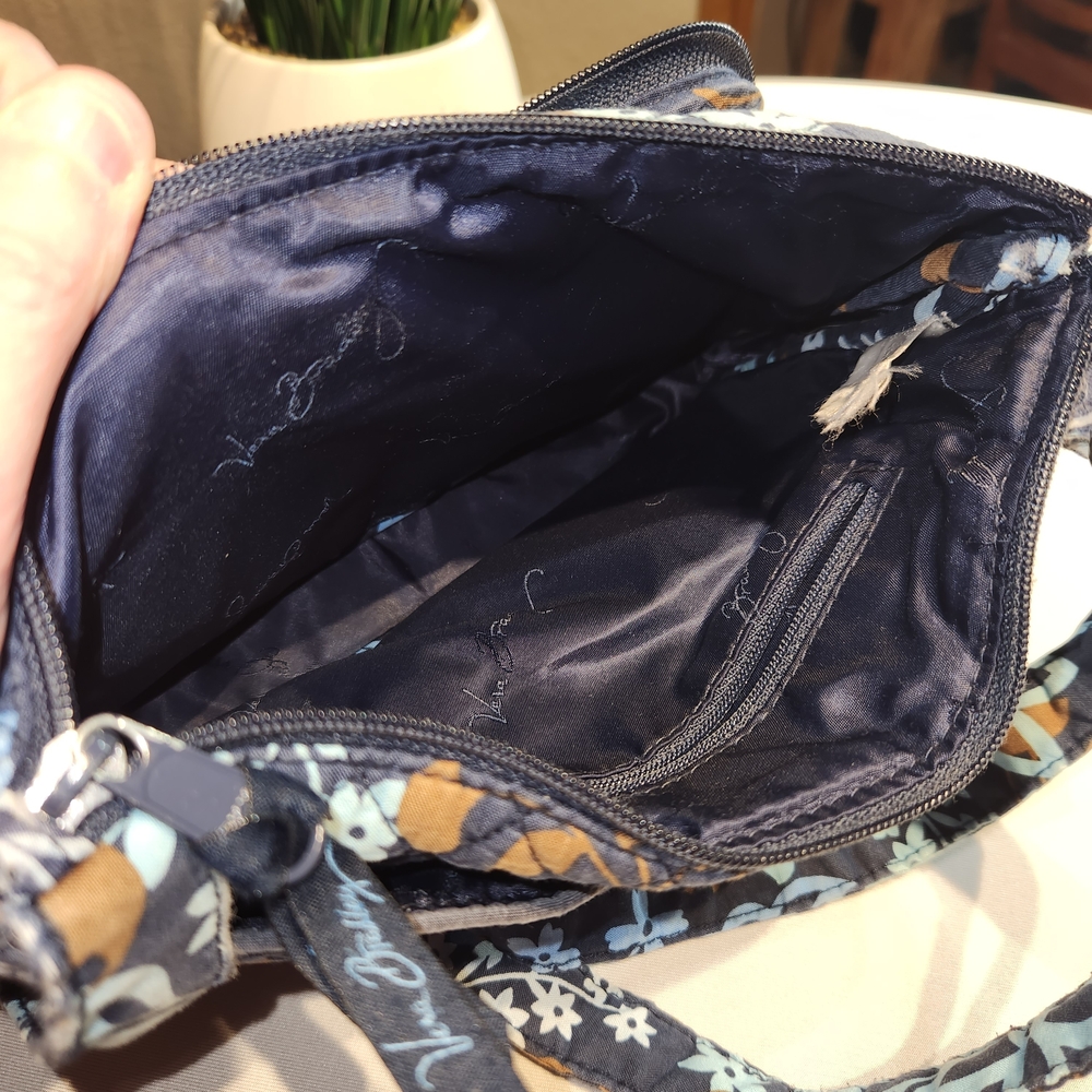 ⭐️Vera Bradley Navy & Brown Floral Crossbody Bag - Picture 4 of 7